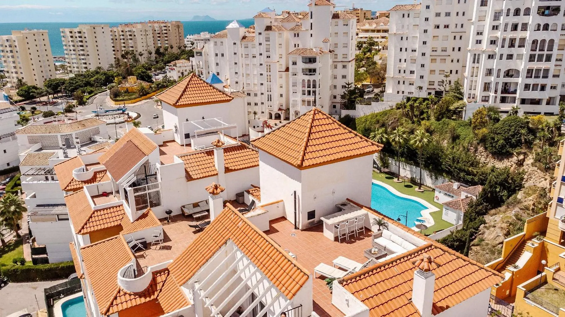 34 Estepona Rooftop Sea Views Apartment